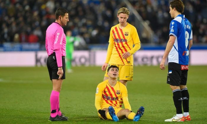 Barcelona Krisis! Iñigo Martínez Cedera, Bastoni Jadi Target Baru